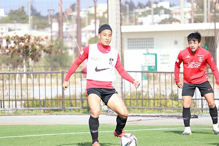 左SBのレギュラー候補として期待される山中亮輔©URAWA REDS