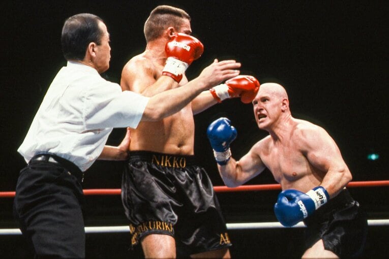 アーツに猛攻を仕掛けるベルナルド　©Susumu Nagao