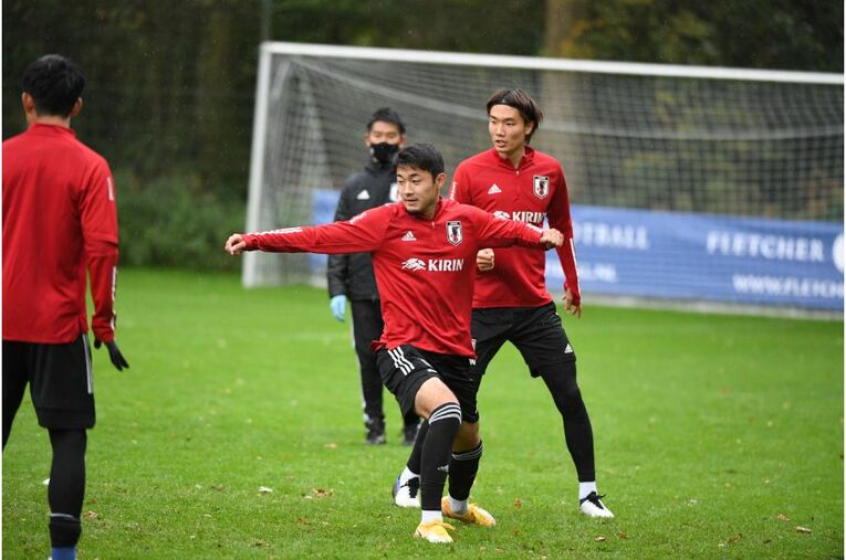 連係不足は“想定内” 19歳久保建英が森保Jで見せた「身体能力差を埋める」クレバーな技術(10) ／ photograph by JFA