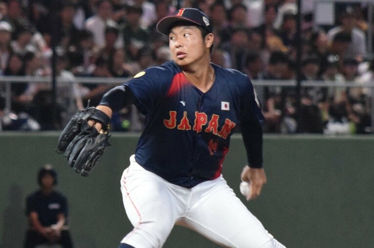 甲子園で決勝に進出したチームからは唯一の代表選出となった沖縄尚学の末吉良丞。国際大会ではどんな選手が求められるのだろうか？ ／ photograph by JIJI PRESS