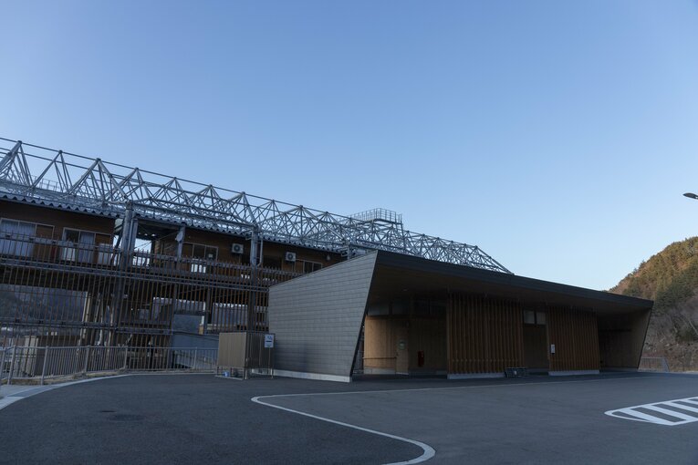 メインスタンドの入口