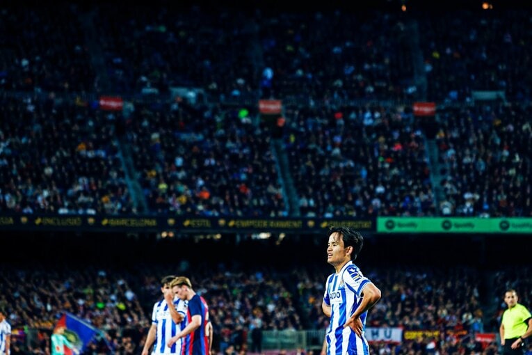 今季9点目！ 久保建英が凄まじい「バルサ撃破ドリブル、ブスケッツ退団・優勝セレモニーが同時に」カメラマンが見た“美しいカンプノウの夜”(65)