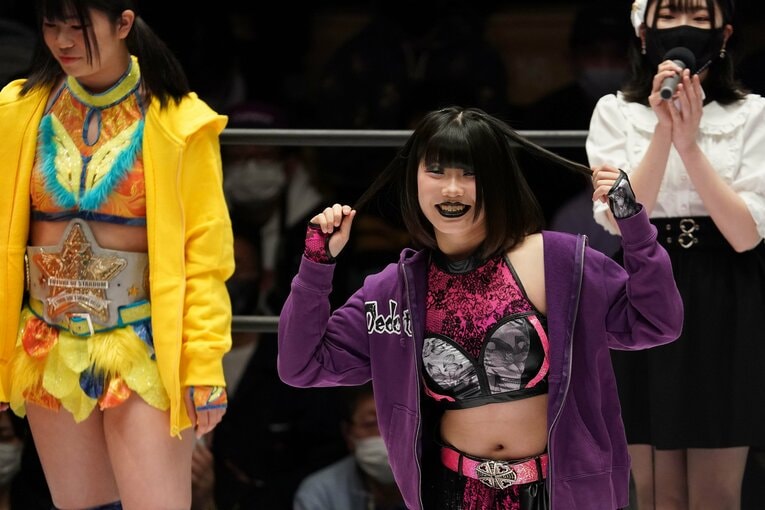 「私、学校では暗いんで…」妹思いの“現役女子高生ファイター”羽南が明かす「進路がプロレスラーになった日」《特別グラビア》(33)