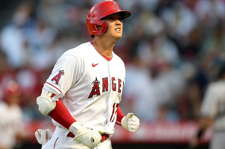 相手のマークこそ厳しくなっているが、要所の本塁打にホームスチールなど大谷の「ショウタイム」は続いている ／ photograph by Getty Images