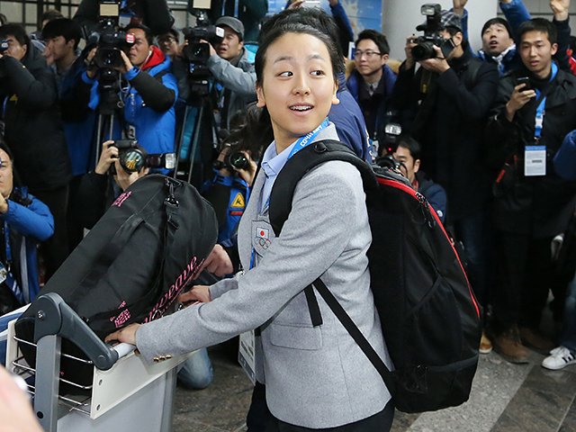 五輪史上初、フィギュア団体戦開始！表彰台への鍵は羽生と浅田のリード。 フィギュアスケート Number Web ナンバー