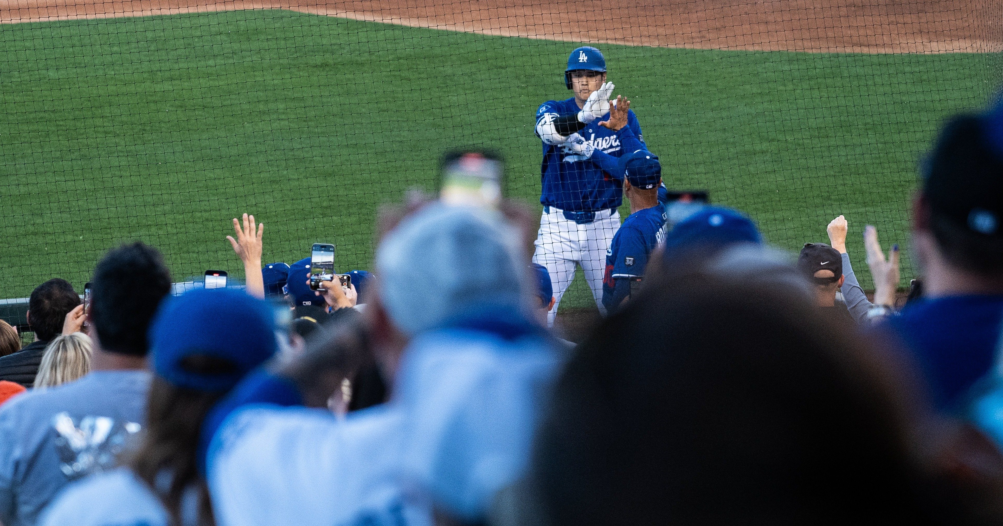 ダイナミック・プライシングに逆オークション…話題のMLB開幕戦チケット
