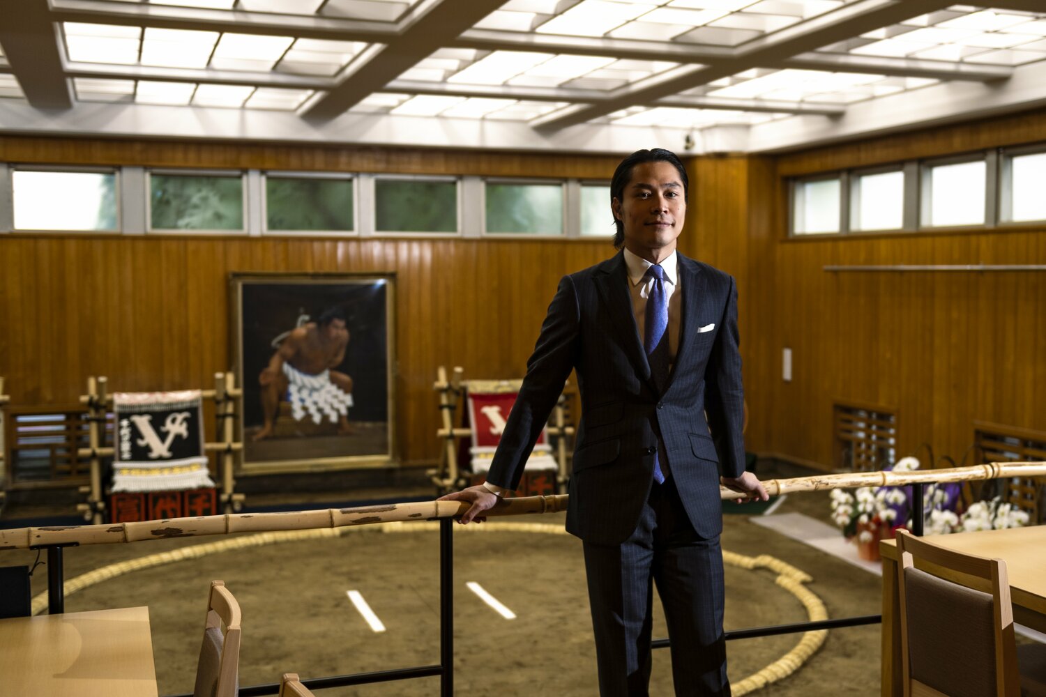 千代の富士の長男・秋元剛さん。九重部屋を改装した「ちゃんこ千代の富士」店内にて　©Takuya Sugiyama