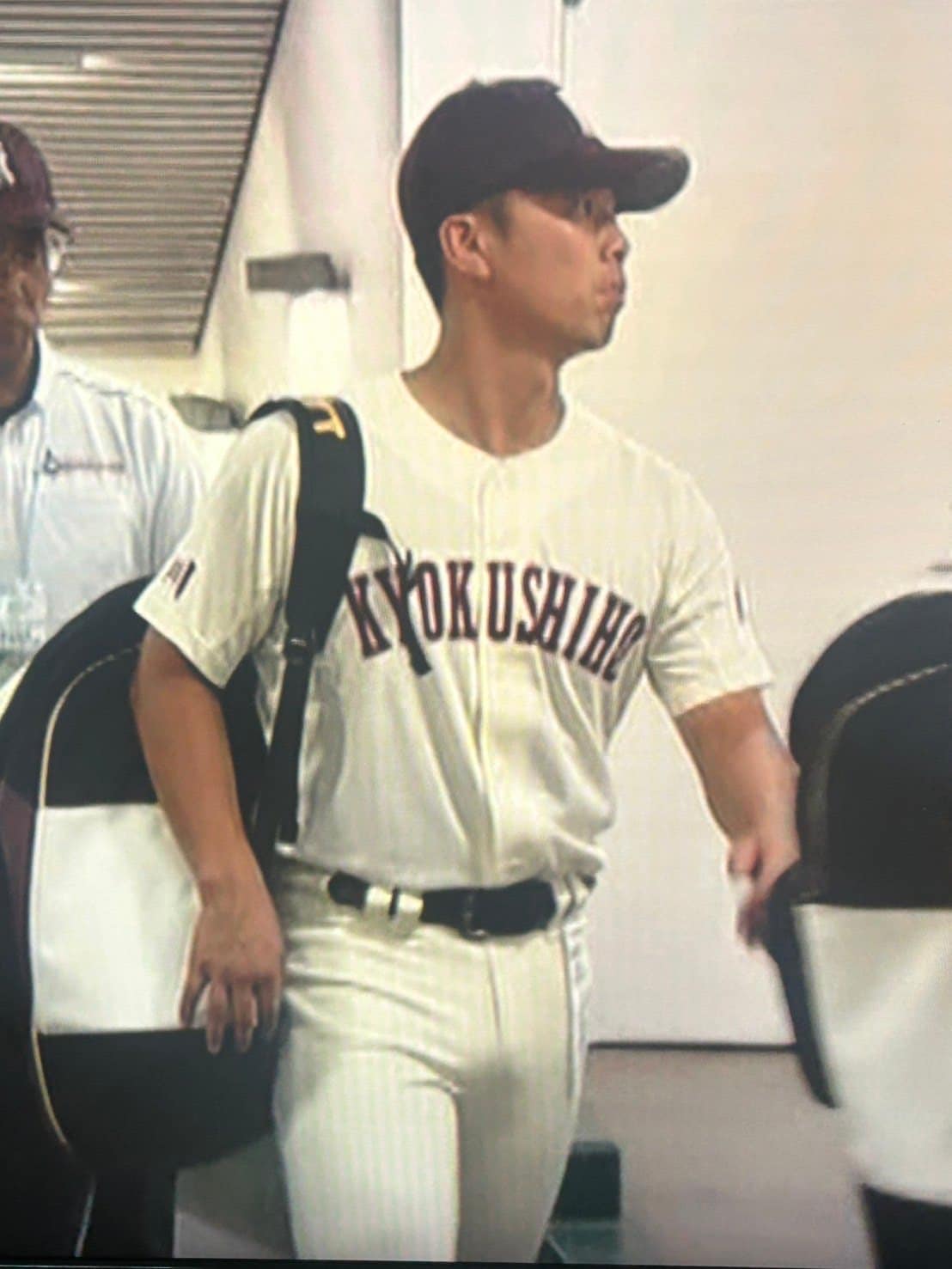 尽誠学園→旭川志峯でコーチを務める27歳の原田／本人提供