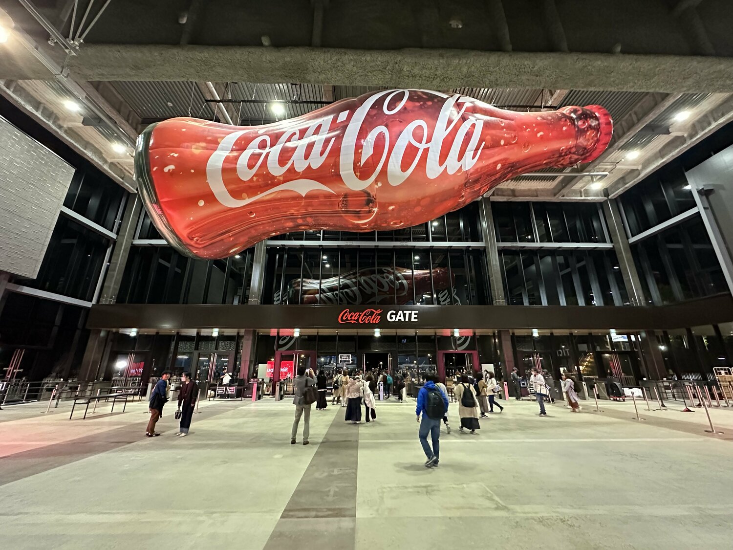 「シャトルバス60分待ち」の掲示を見て、帰りも北広島駅まで歩くことにした