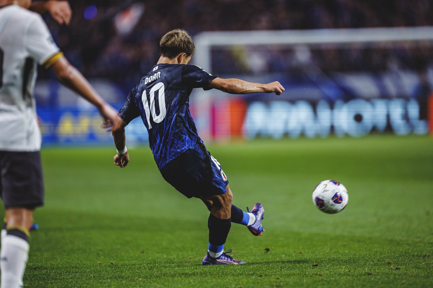 中国戦、三笘のゴールにつながる堂安のクロス　©Kiichi Matsumoto