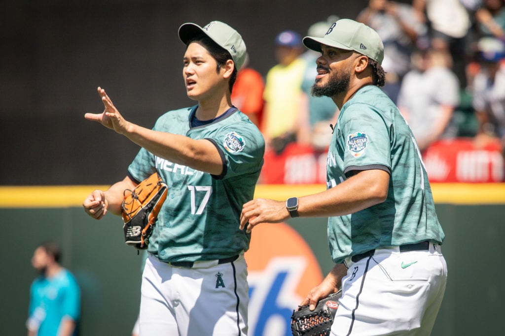 見るからに楽しそうな大谷とジャンセン　©Getty Images