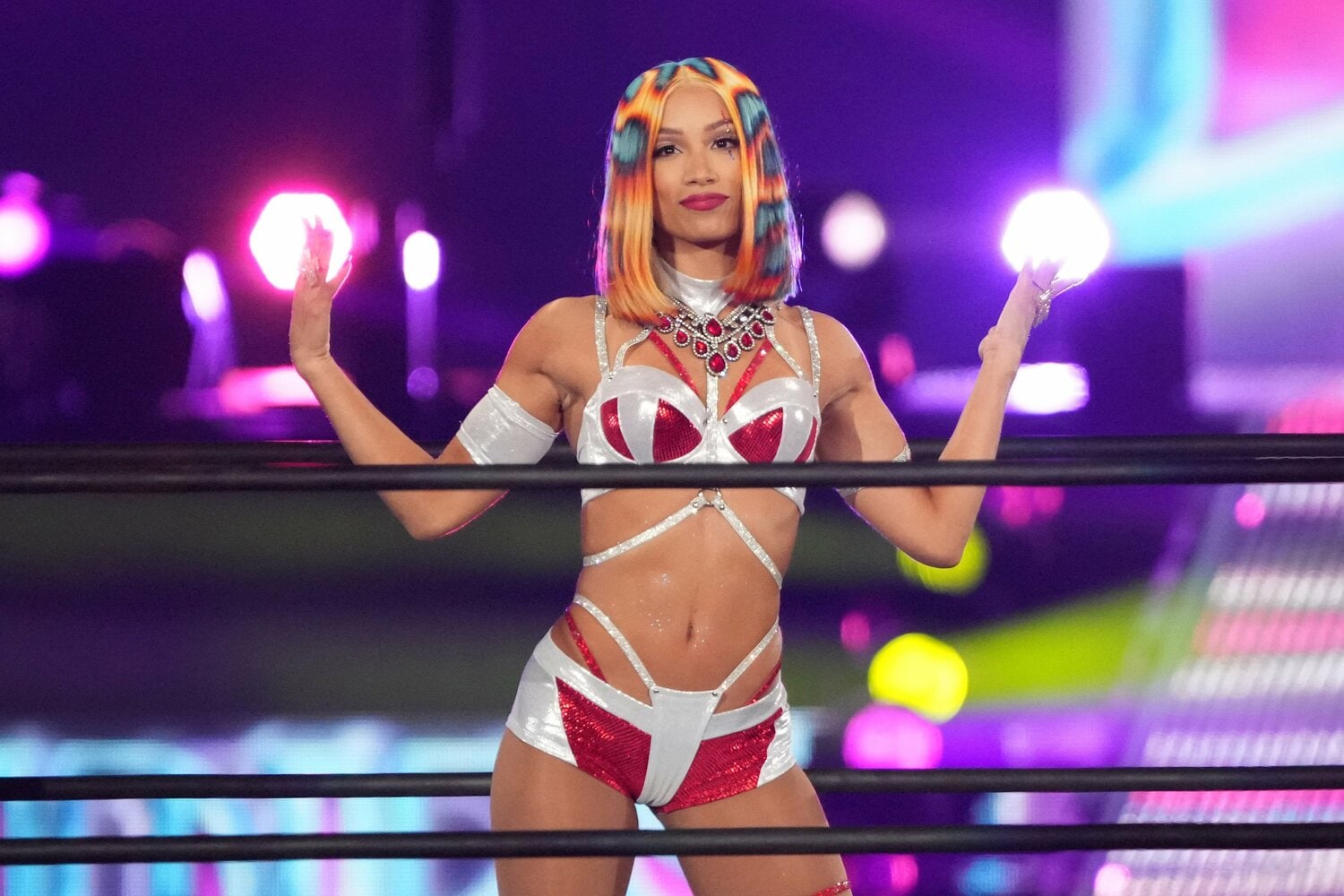 「メルセデス・モネ」として新日本のリングに登場したサーシャ・バンクス（クリックすると「この記事の写真」に飛びます。流血等の過激な写真を含みますのでご注意ください）