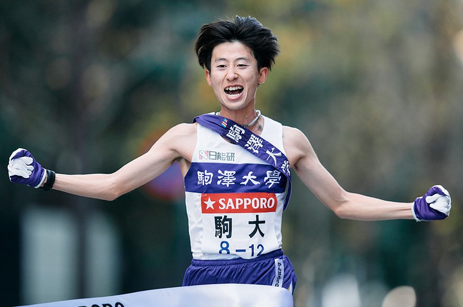 駒澤大学、13年ぶりの総合優勝。「不思議な勝ち」を呼んだ、大八木監督の執念と4年生の献身。<Number Web> photograph by Yuki Suenaga