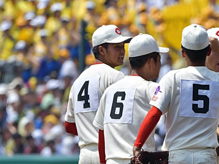 智弁和歌山が土を手でならす理由。黒川主将「5季連続ノーエラーです」＜Number Web＞ photograph by Hideki Sugiyama