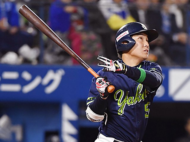 ヤクルト 川端慎吾 実使用バット 川端慎吾、頭部死球からの復活へ。一軍復帰がヤクルト逆襲の時に
