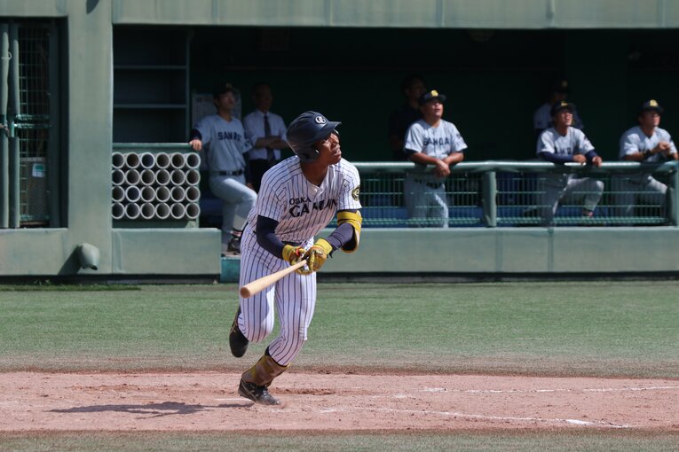 恵まれた体躯からのフルスイングは豪快そのもの　©︎Fumi Sawai