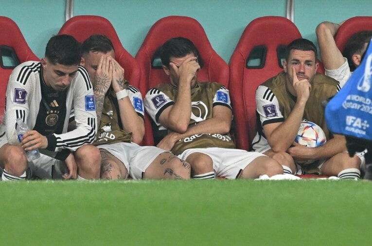 2014年W杯優勝国ながら、前回大会に続き2大会連続のグループステージ敗退となったドイツ。代表をめぐる“11人”の意見を聞いていくと… ／ photograph by Getty Images