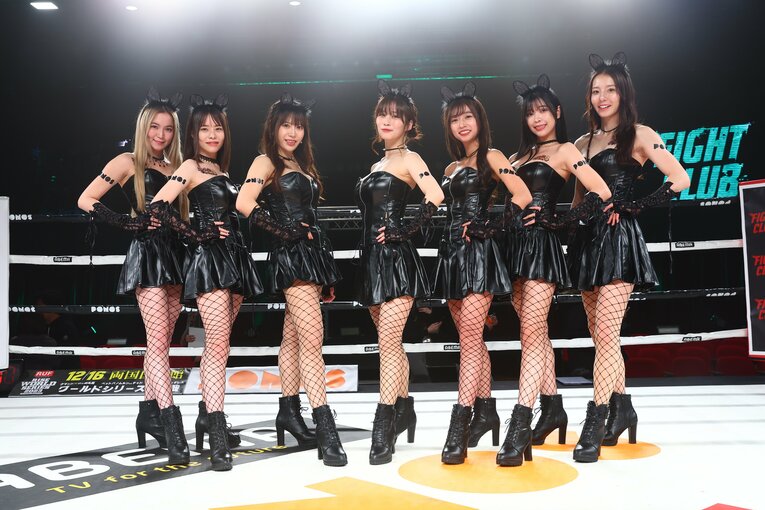 「FIGHT CLUB」のラウンドガール　©RISE CREATION