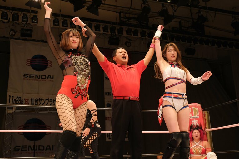 チサコ&岩田美香vs赤井沙希&朱崇花