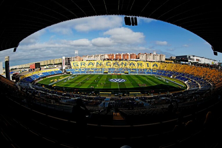 3戦連続MVP久保建英が「ユニ引っ張られても突破」気になる右足テーピングとシルバ引退の影響…“タケの配信に映らない表情”を撮った(24)