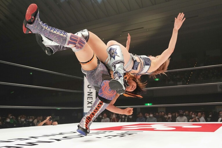 MIRAIと安納サオリによる白いベルト戦　©Essei Hara