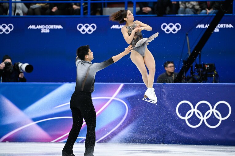 「りくりゅう」の完璧なスロージャンプ。34年前は映像を前に「見よう見まねで」この技を習得していた ©Asami Enomoto／JMPA　