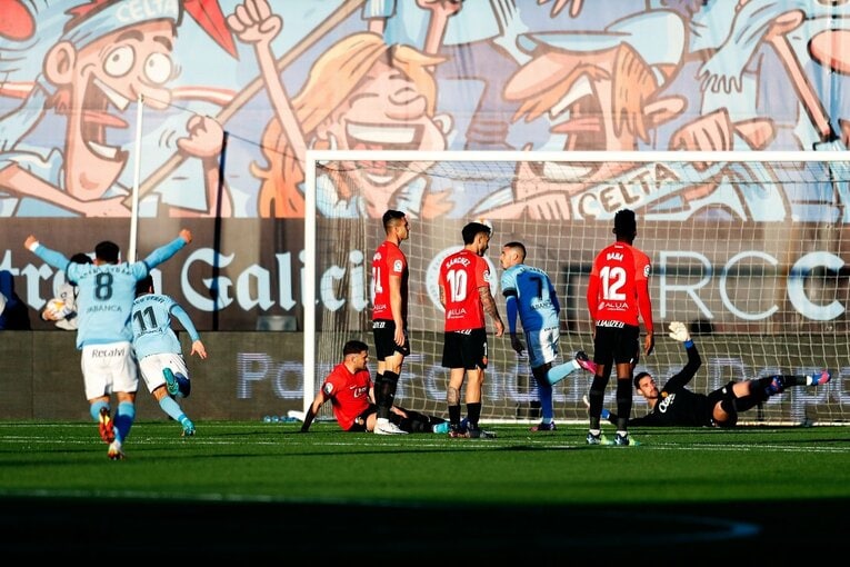 なぜ久保建英が“幻のアシスト”直後、代理監督と言い合いに？ レアル戦前に好調だがマジョルカは…〈撮影者の視点〉(15)