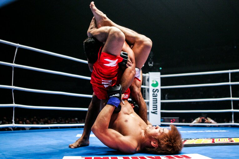 【アンケート5位】所英男vs.アレッシャンドリ・フランカ・ノゲイラ（2005年）©Susumu Nagao