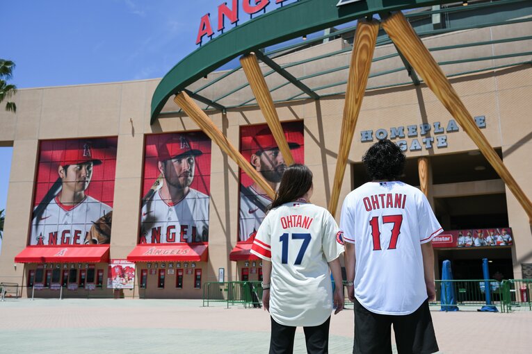 本拠地の観戦に訪れた大谷ファン　©Nanae Suzuki