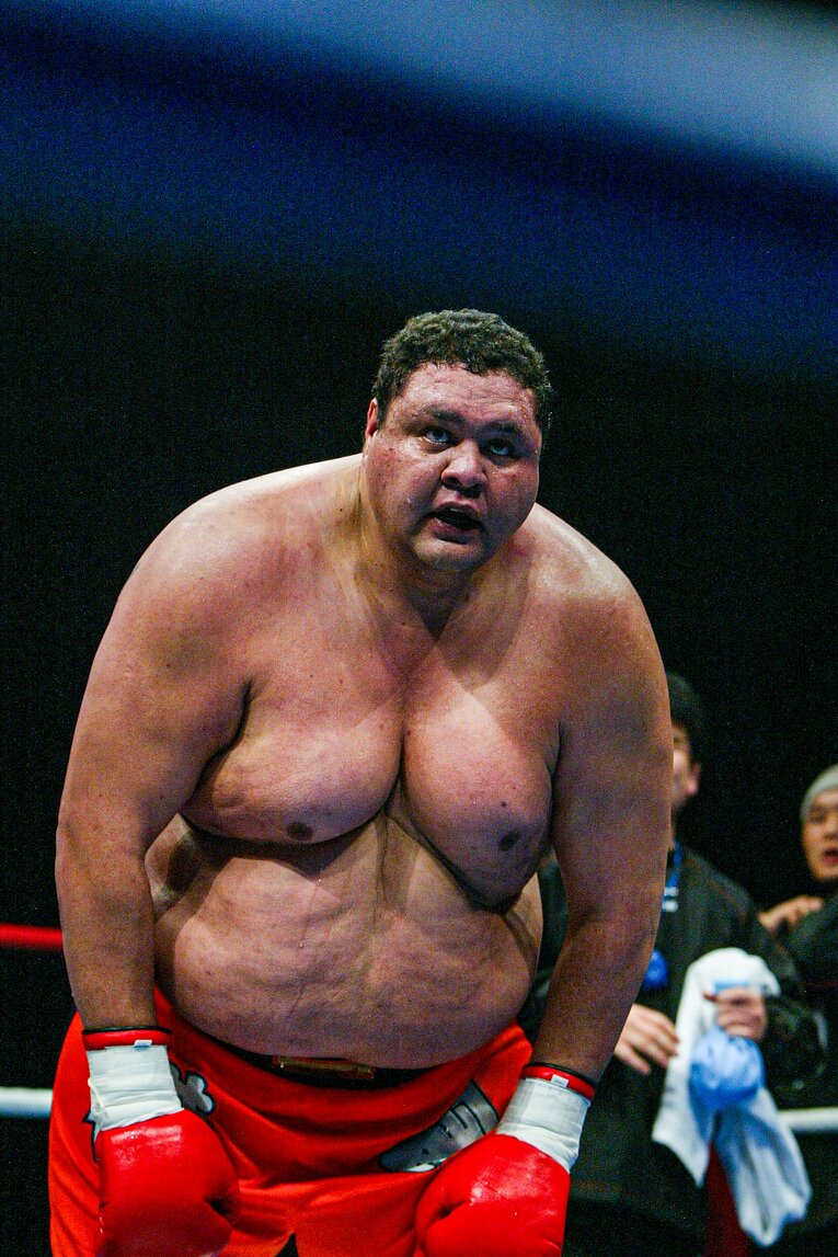 3分3ラウンドを戦い抜き、疲労困憊の曙　©Susumu Nagao