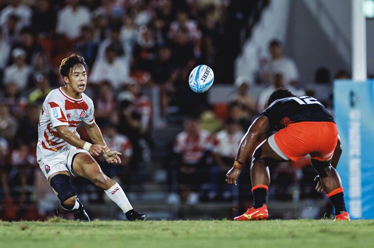 パシフィックネーションズカップでは全試合で9番を背負ったSH藤原忍（25歳）。6月のイングランド戦で初キャップを獲得　©︎Kiichi Matsumoto