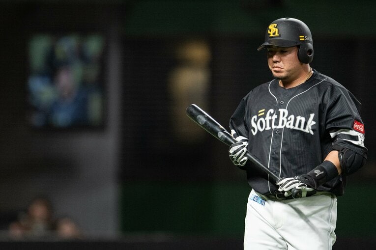 終盤の決定機での凡退で、笑みはない山川　©Nanae Suzuki