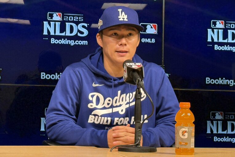 【“テレビに映らない”大谷取材写真】会見での山本由伸…写真はまだまだ続きます　©Naoyuki Yanagihara