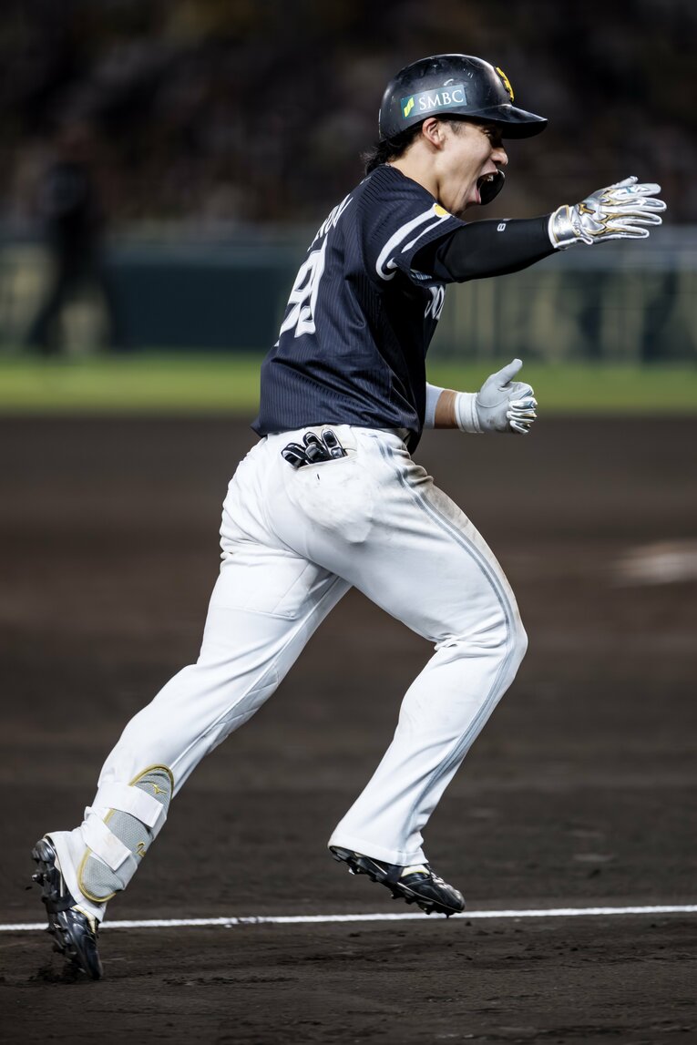 ソフトバンク野村勇の日本シリーズ優勝弾の瞬間！連続写真で一気に見る（9枚目／14枚中）©️Kiichi Matsumoto