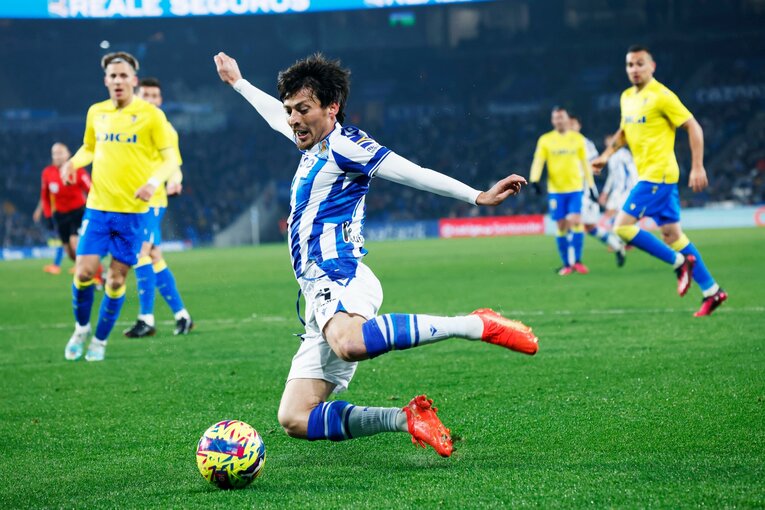 「久保建英と名手シルバの相性が抜群」な決定的瞬間…“90＋11分フル出場”を撮って感じるソシエダ監督の「クボへの高い信頼」(43)