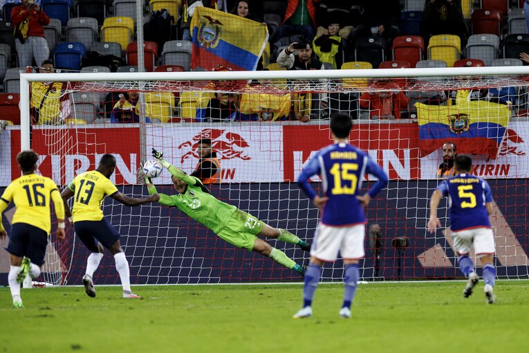 9月27日のエクアドル戦でPKをストップしたシュミット・ダニエル　©Kiichi Matsumoto