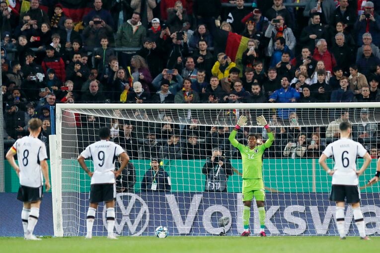 「CLやELに出ているドイツ有望株のフィジカルに負けず…」パリ世代日本代表を撮って感じた“肉体とハートの充実ぶり”(22)