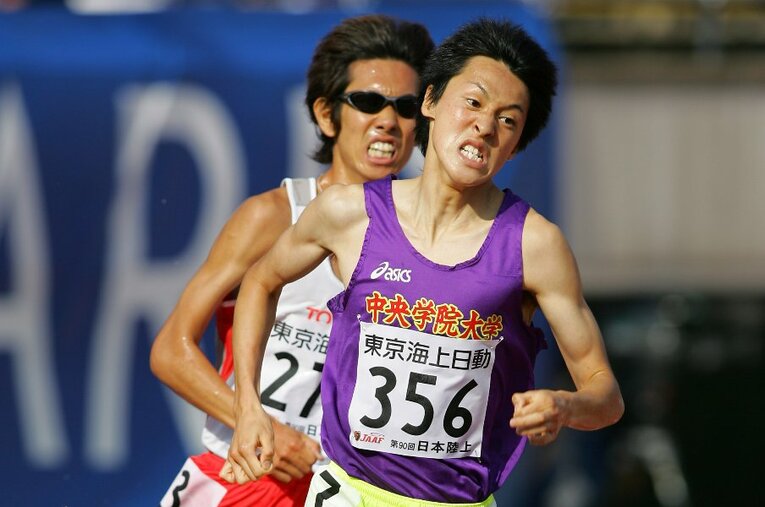 2006年7月2日、日本選手権3000m障害で初優勝を果たした篠藤淳（中央学院大学／当時）。日本選手権5連覇中の王者・岩水嘉孝を破っての戴冠だった ／ photograph by YUTAKA/AFLO SPORT