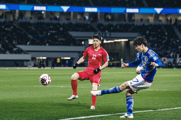 得点シーンの直前、田中碧はペナルティエリア脇のポケットに侵入しクロスを入れる　©Kiichi Matsumoto/JMPA