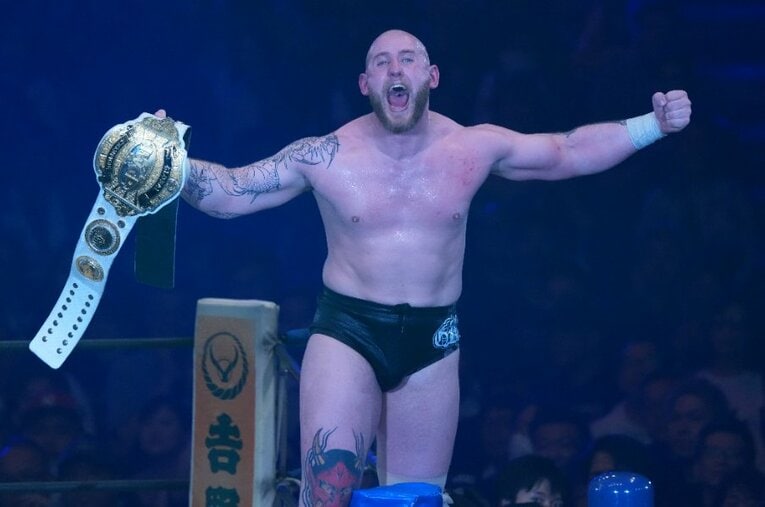 辻陽太を倒しIWGP GLOBALヘビー級王者となったゲイブ・キッド。「新日本プロレスを牽引する」と宣言した ／ photograph by Essei Hara