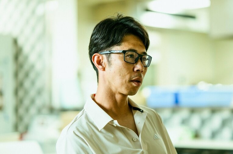 今年4月から芝浦工大の駅伝部監督に就任した徳本一善。前任の駿河台大を2度の箱根出場に導いた名将を驚かせた学生たちの実態とは…… ／ photograph by Ichisei Hiramatsu