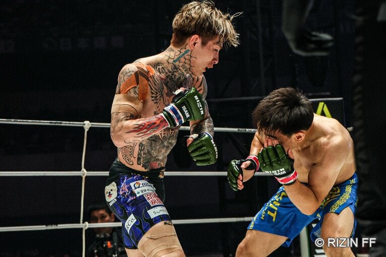 『超RIZIN.5』平本蓮vs.カルシャガ・ダウトベック　©RIZIN FF