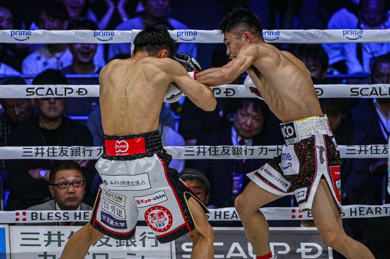 中谷潤人の左ストレート　©Takuya Sugiyama