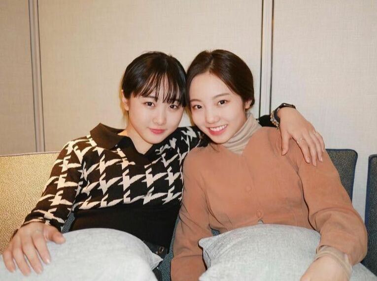 妹の望結さんとの2ショット（公式インスタグラムより）