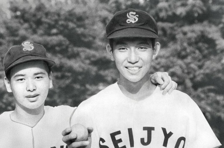 1985年、大阪大会2回戦の対生野戦で完全試合を達成した成城工の野茂英雄と先輩捕手。その球を受け続けた同級生の捕手2人に話を聞くと… ／ photograph by Asahi Shimbun