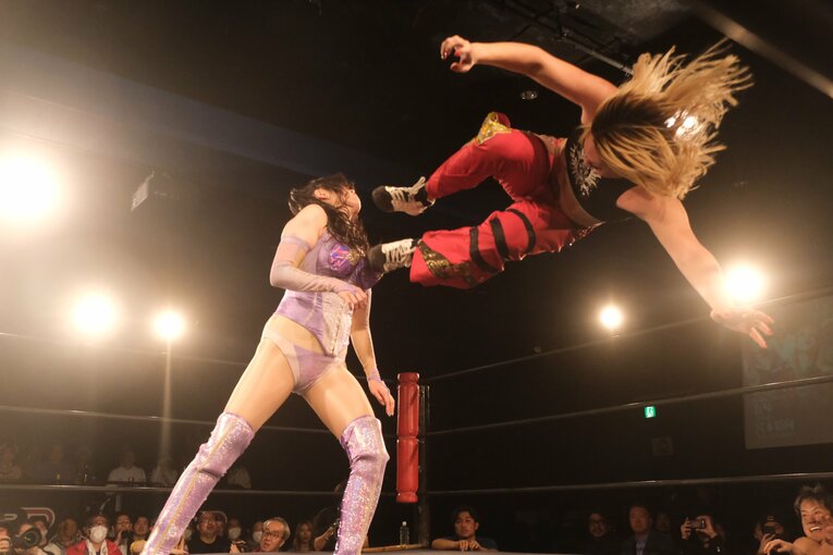 「私なんて“女もどき”なんじゃないか」タイで性別適合手術を受けたトランスジェンダー女子レスラー…エチカ・ミヤビがリングで流した涙の意味(31)