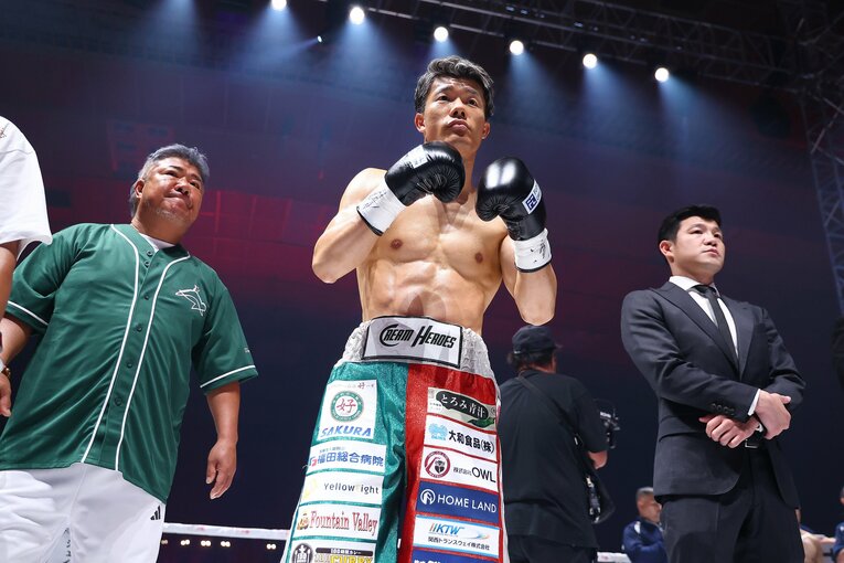 2025年5月24日、IBF世界フェザー級タイトル戦で王者アンジェル・レオに挑んだ亀田和毅　©︎JIJI PRESS