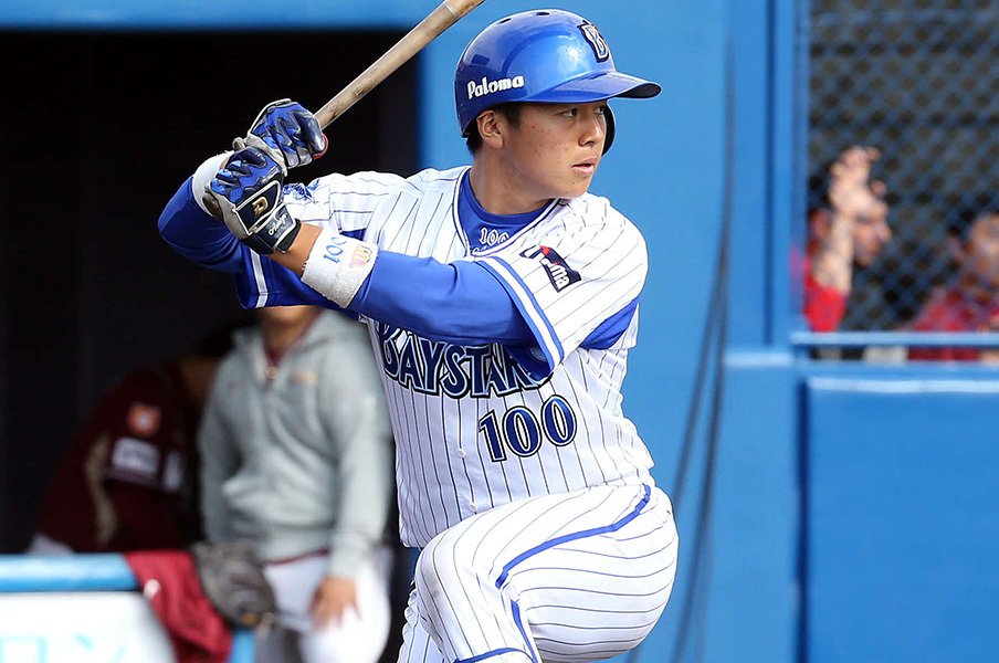 育成選手が「スーパースター」候補?DeNA網谷圭将という、底知れぬ魅力。<Number Web> photograph by NIKKAN SPORTS
