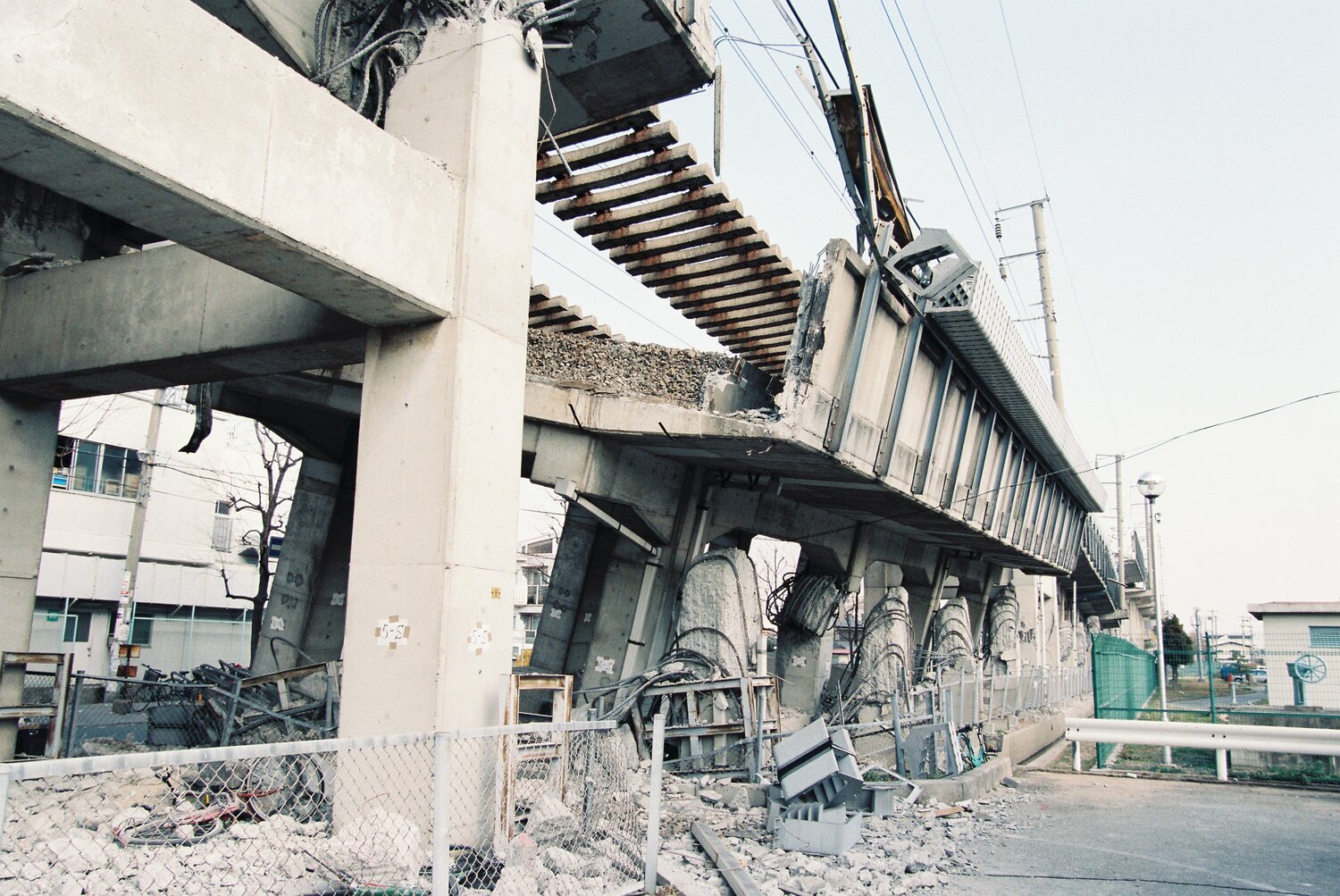 1995年阪神・淡路大震災 ©Tatsuo Harada
