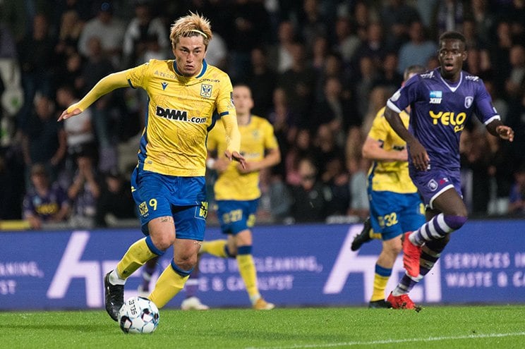 鈴木優磨は今季もシント・トロイデン所属となった　©STVV